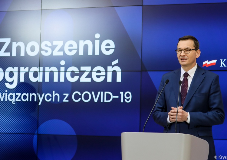 Kolejny etap odmrażania gospodarki. Premier podał datę otwarcia zakładów fryzjerskich i restauracji