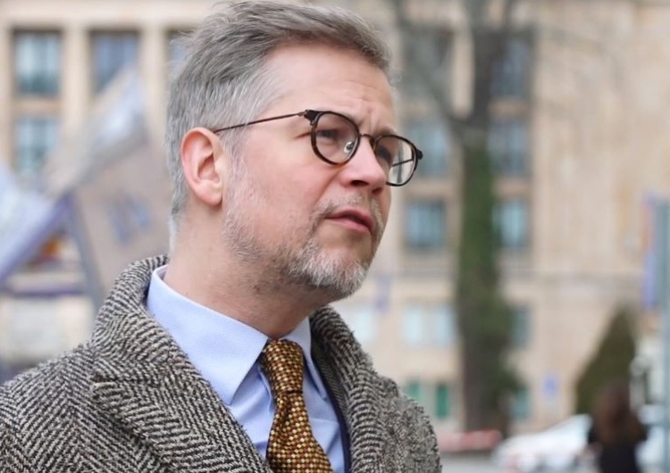 Homoseksualny pisarz wściekły na film Sekielskich: "Ten homofobiczny bluzg"