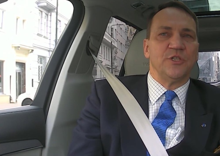 Sikorski publicznie do prof. Pawłowicz: "Zamknij się, wariatko". W ślad za nim poszli jego zwolennicy