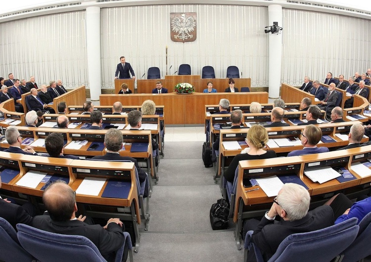 W Senacie debatują na temat sytuacji w Programie III Polskiego Radia