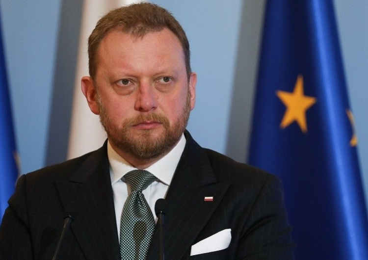  Minister Szumowski: Dzisiaj lub jutro zapadnie decyzja ws. zniesienia obowiązku noszenia maseczek