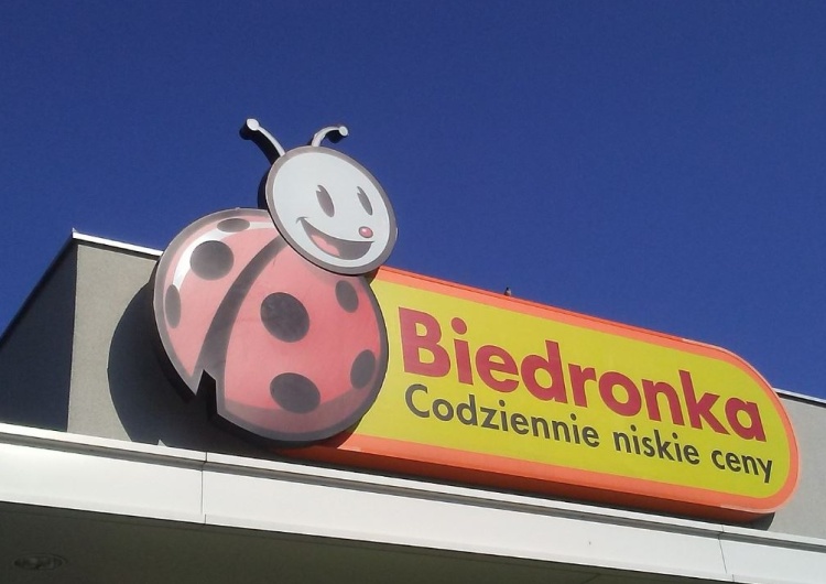 Biedronki wprowadzają klientów w błąd nt. kraju pochodzenia owoców i warzyw. UOKiK stawia zarzuty
