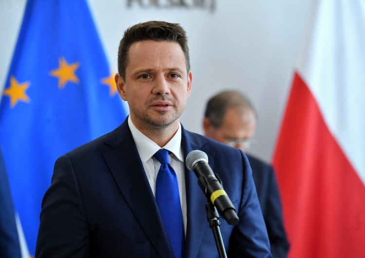 "Kontrowersyjne inwestycje". Trzaskowski chce zawiesić przekop Mierzei Wiślanej i budowę CPK