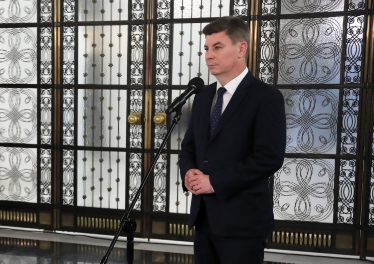 "Kaczyński boi się spadku notowań". Rzecznik PO skomentował oświadczenie szefa PiS