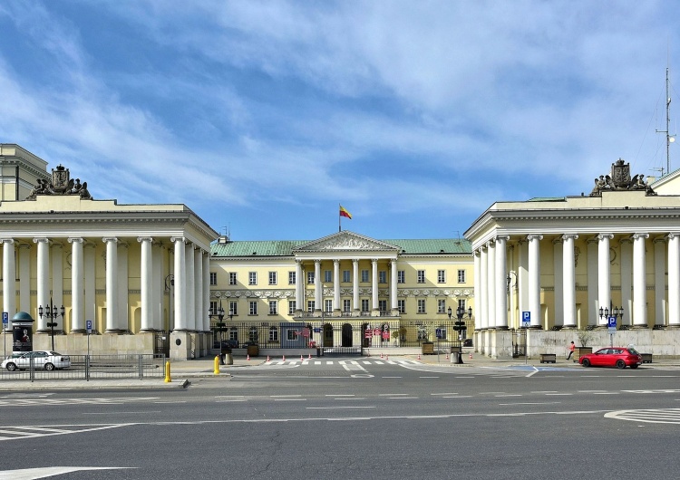 "To kłamstwa" piekli się wiceprezydent W-wy. Ratusz rozpatrzył 14 proc. wniosków o pomoc przedsiębiorcom?