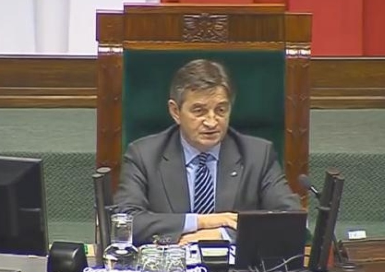 Marek Kuchciński pozostaje na stanowisku. Ostra debata w Sejmie
