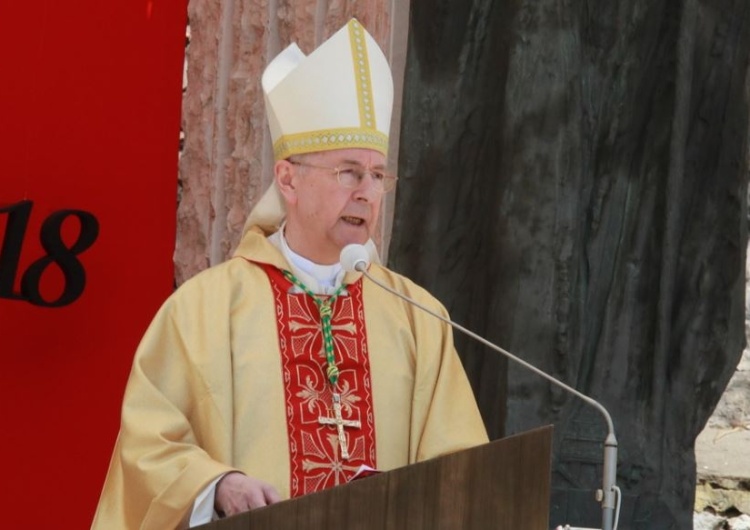 Na polecenie Stolicy Apostolskiej Abp Gądecki zbada sprawę biskupa Edwarda Janiaka