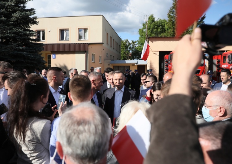  [najnowszy sondaż]: IBRIS: Andrzej Duda prowadzi w wyścigu, ale goni go Trzaskowski