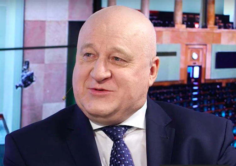 Trzaskowski zbiera podpisy, choć w Dzienniku Ustaw nie ma zarządzenia o wyborach. Szef PKW zabrał głos