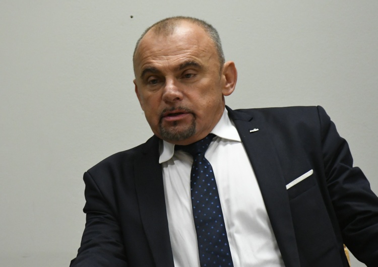 Alfred Bujara: Nie można skutków kryzysu w handlu przerzucać na pracownika