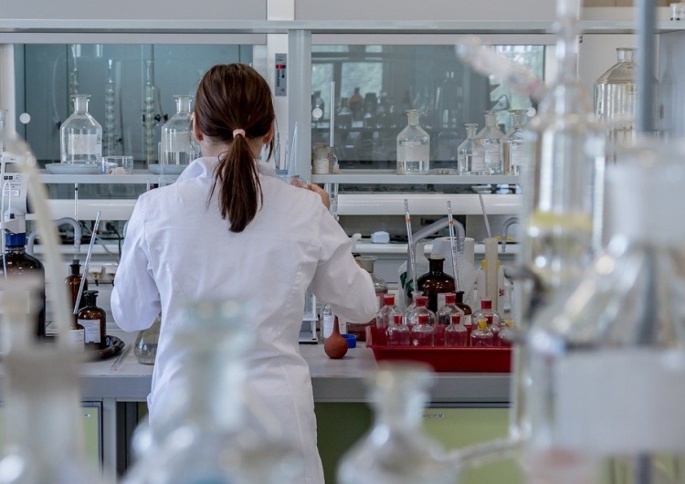 Pandemia odpuszcza? "W popołudniowych raportach nie odnotowujemy żadnego przypadku zgonu"