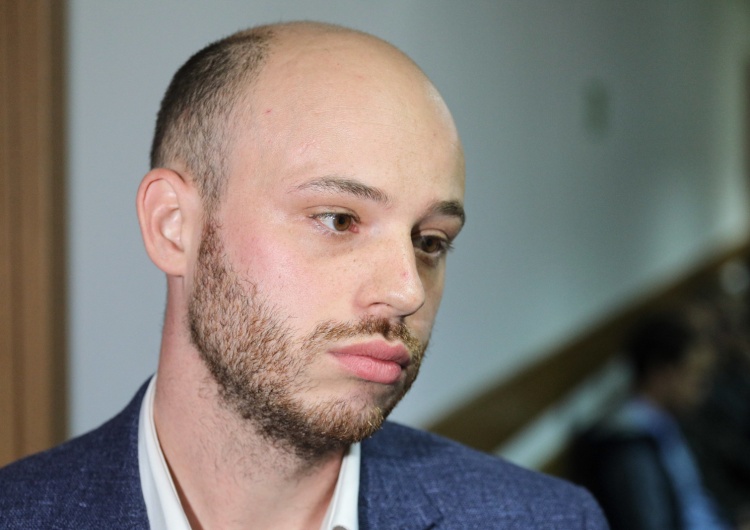 "Bredzącym o tym, jak to Janek jest »pionkiem PiS«...". Znany pisarz staje w obronie Jana Śpiewaka