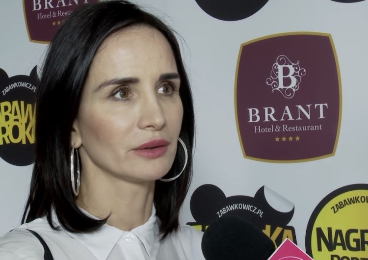 "Czy ten jaszczur nie chce wykończyć psychicznie naszych dzieci?". Kołakowska atakuje m.in. Szumowskiego