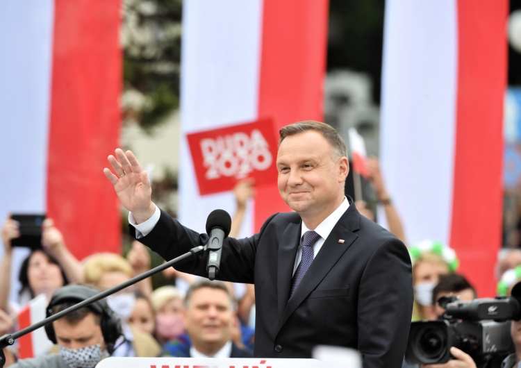  [SONDAŻ] Andrzej Duda liderem. Rośnie poparcie dla Szymona Hołowni