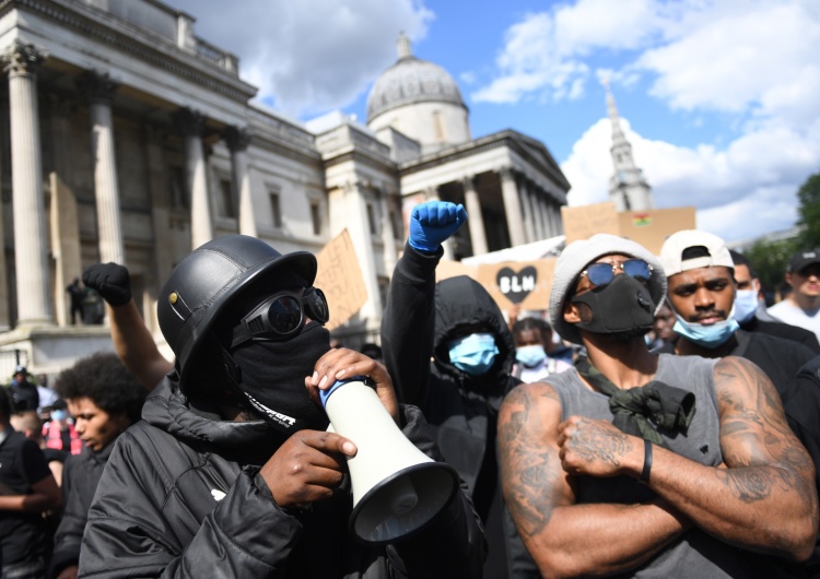 Neil Hall Wielka Brytania: Tysiące osób demonstruje w Londynie wbrew wezwaniom władz i policji