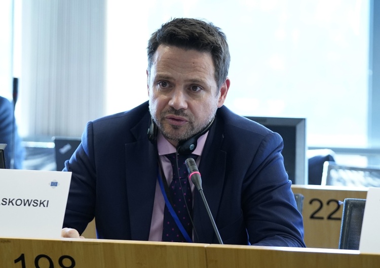  "Alarm!" TVP. Molestowanie seksualne w warszawskim ratuszu? Co na to Rafał Trzaskowski?