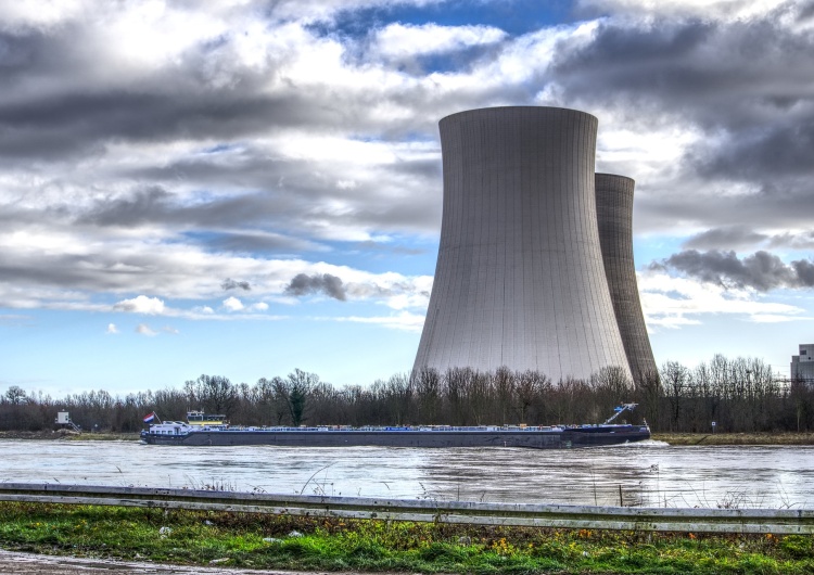 distelAPPArath Minister klimatu: Budowa polskiej elektrowni atomowej może ruszyć w 2026 roku