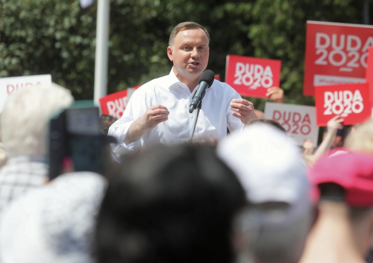  "Albo kłamie, albo jest niezrównoważony". Prezydent o słowach Trzaskowskiego ws. wieku emerytalnego