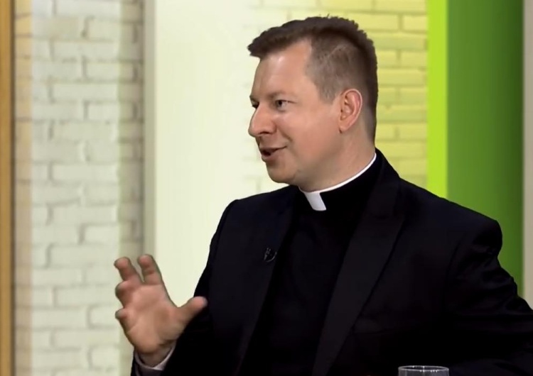  Rzecznik Episkopatu: Ambony kościelne służą wyłącznie do głoszenia Słowa Bożego