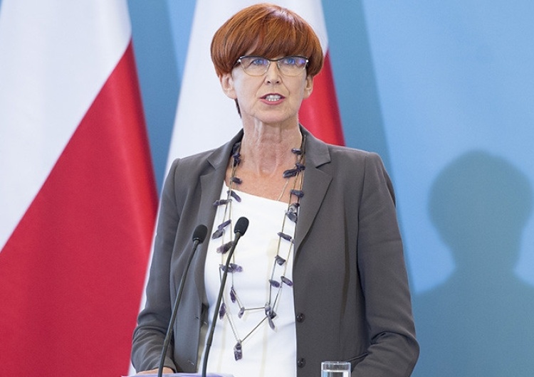 "Ja bym takiemu człowiekowi nie uwierzyła". Rafalska o Trzaskowskim ws. wieku emerytalnego