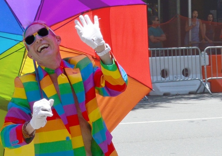 "Pudelek" usiłował agitować w zakresie ideologii LGBT. Komentatorzy byli bezlitośni