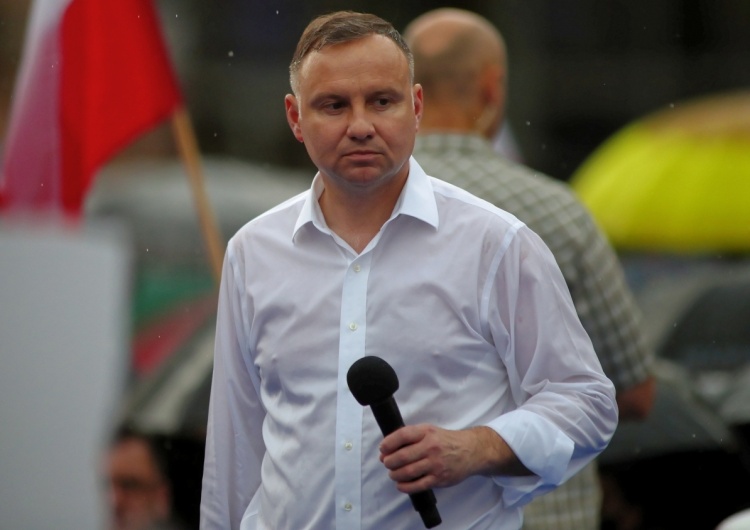 "Ordynarne łgarstwo! Po co kłamiecie?". Burza w sieci po publikacji "Superexpressu"