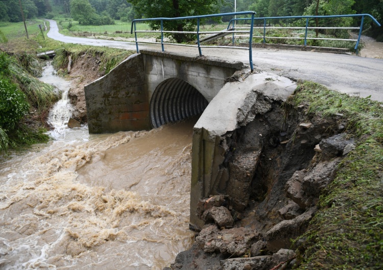 Darek Delmanowicz Poboży: Min. Kamiński uruchomił rezerwę celową na wypłatę środków dla powodzian