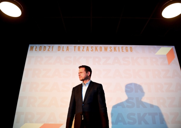 "Sklejka pomysłów Hołowni, Kosiniaka i... PiS". Pierwsze komentarze po publikacji programu Trzaskowskiego