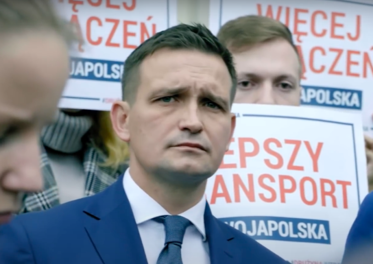  [FOTO] "Co to ma być? Pochwalanie wandalizmu?". Zaskakujące zdjęcie posła PO