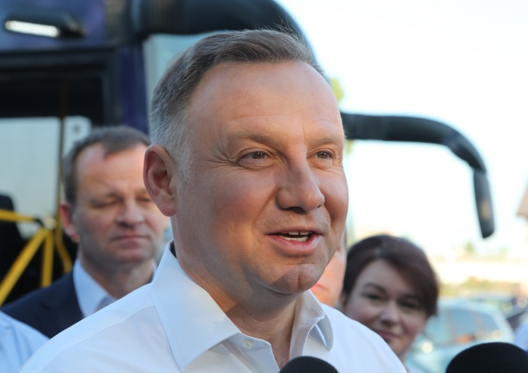 "Spłacamy z Agatą kredyt, jak prawie każde małżeństwo". Prezydent publikuje oświadczenie majątkowe