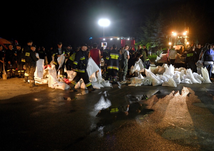  [FOTO, WIDEO] Dramatyczna sytuacja na Podkarpaciu. Strażacy interweniowali 400 razy