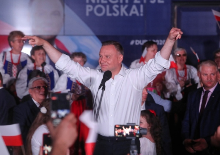Sondaż late poll. Andrzej Duda powiększa przewagę