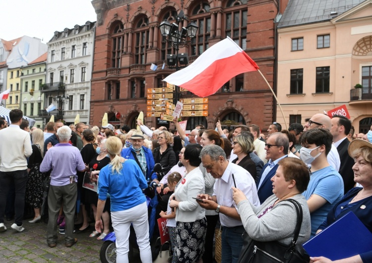 PAD zebrał 3 mln więcej głosów niż 5 lat temu, Hołownia słabszy niż Kukiz. Garść statystyk po wyborach