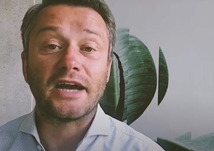 Tak dzieje się historia. "Król cebuli" Jarosław Kuźniar odblokował na Twitterze... Krzysztofa Bosaka
