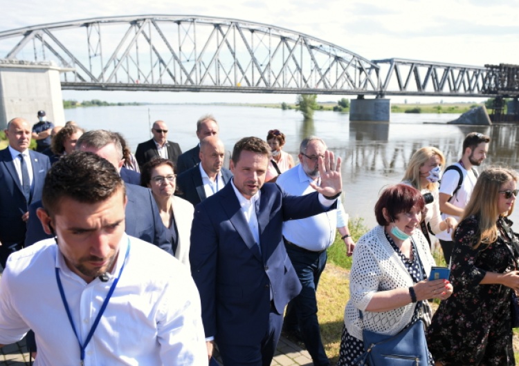 Trzaskowski ws. ulewy i zalań: "Rozważaliśmy, czy wracać do Warszawy, ale..."