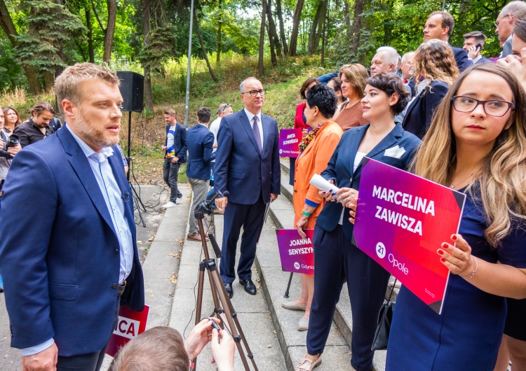 Partia Razem odpowiada na zarzuty ws. ogromnych wypłat dla działaczy. Mnożą się pytania i wątpliwości