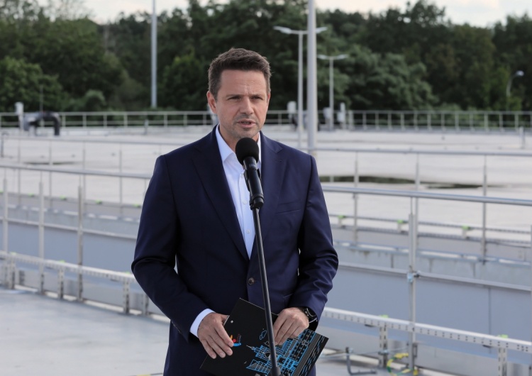 Trzaskowski zajęty kampanią, a Łódź i Gdynia wyprzedziły W-wę w rozpatrywaniu wniosków o mikropożyczkę