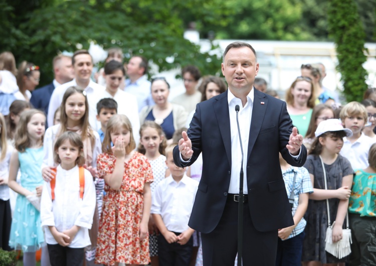 Prezydent chce zmian w Prawie oświatowym. "Działalność organizacji w szkołach wymaga zgody rodziców"