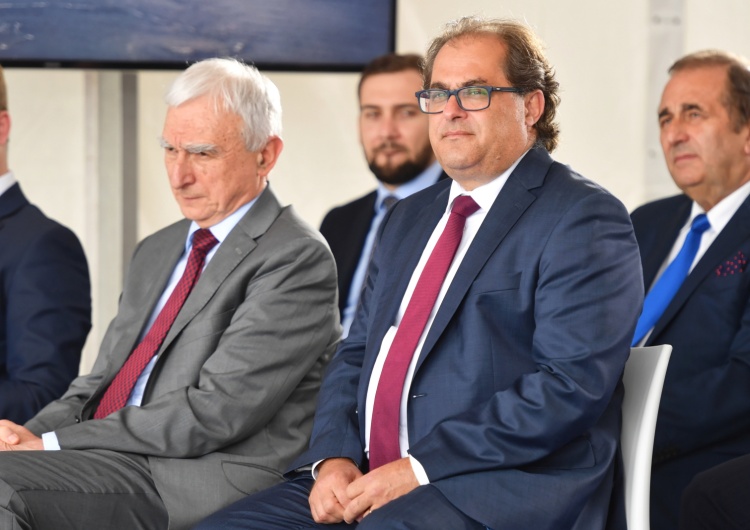 Minister: Podjąłem decyzję o rezygnacji z prenumeraty "Faktu"