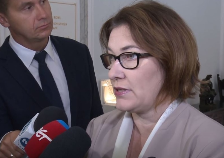 "Pani Ambasador, nie wie Pani tego?". Beata Mazurek mocno odpowiada Mosbacher