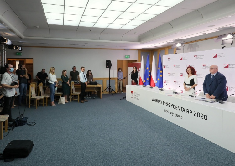 Trwa cisza wyborcza. Za jej złamanie grozi nawet 1 mln zł grzywny