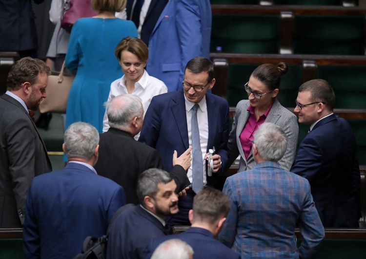  [SONDAŻ] 40 proc. Polaków popiera rząd Mateusza Morawieckiego