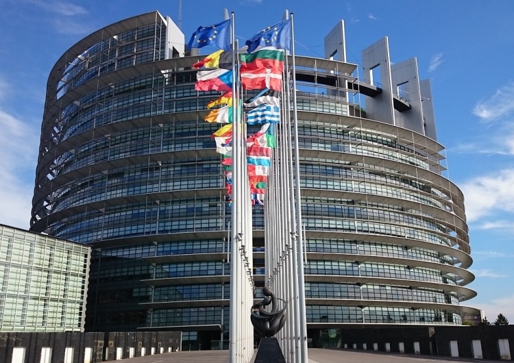  "PE w projekcie rezolucji ubolewa, że zapisy o praworządności zostały mocno osłabione"
