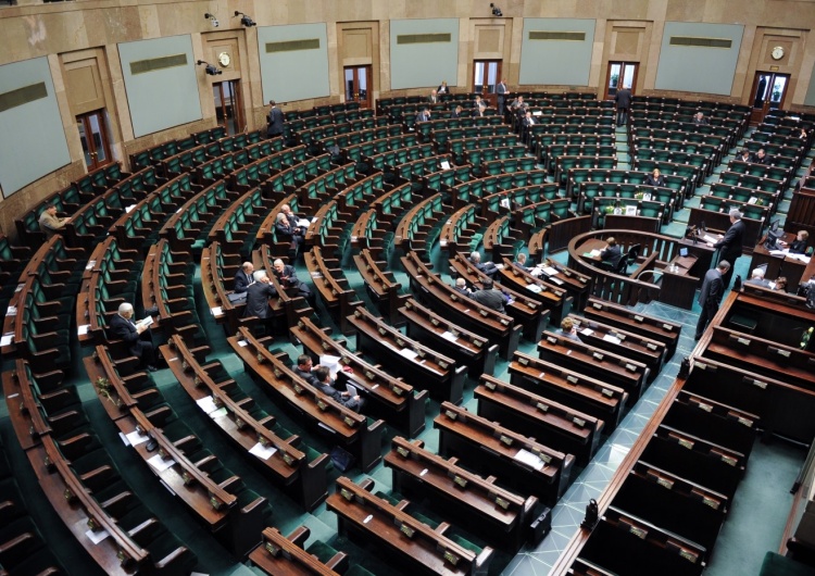  [Felieton "TS"] Grzegorz "GrzechG" Chołębiewski: „Widmo programu krąży nad Platformą”