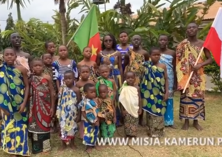  [Wideo] To nagranie podbija internet. Podopieczni polskiej misji w Kamerunie śpiewają legionowe piosenki