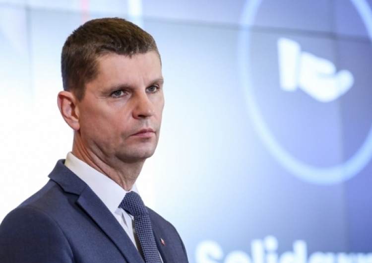 "Oburzenie na lekceważące traktowanie przez Rząd RP". "S" oświaty mocno odpowiada min. edukacji