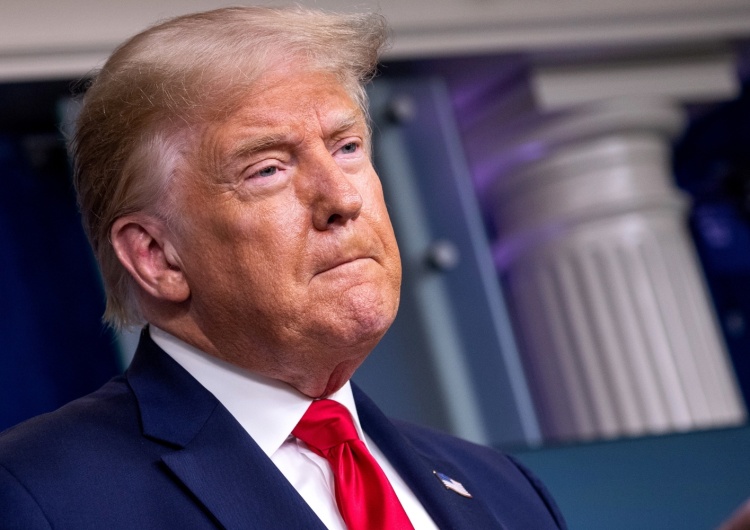 Skandal w USA. Były agent FBI przyznaje się, że sfałszował email by utrzymać inwigilację otoczenia Trumpa