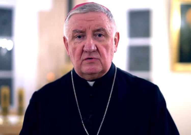 Bp Kamiński poświęcił w Radzyminie figurę Matki Bożej Łaskawej - Strażniczki Polski