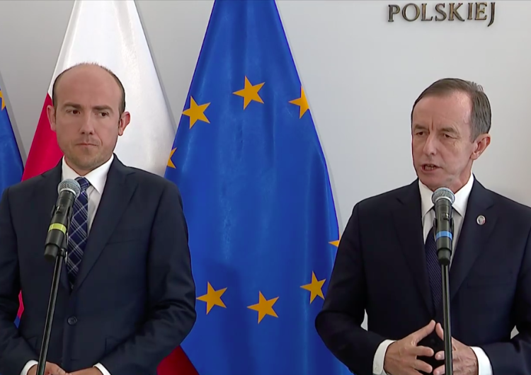 Konferencja Budki i Grodzkiego ws. podwyżek. "Będę rekomendował senatorom KO odrzucenie ustawy"