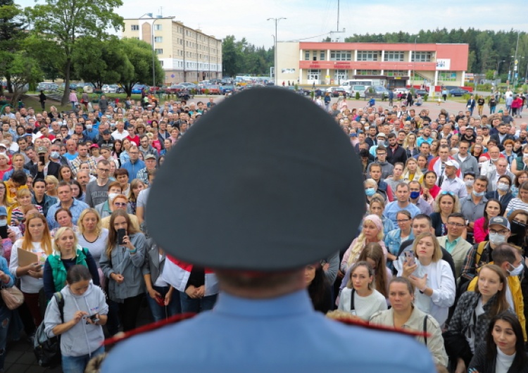  "Koniec demokracji i rozmów". Władze Grodna przepraszały za przemoc milicji, a teraz...